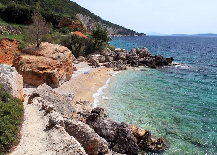 Sveta Nedilja 8792a Sveta Nedelja (Hvar)