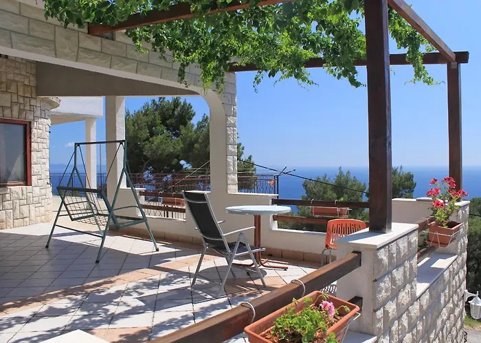 Sveta Nedilja 8792a Sveta Nedelja (Hvar)