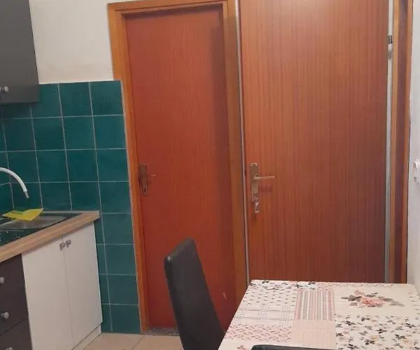 Sveta Nedilja 8792a Apartamento Sveta Nedelja (Hvar)